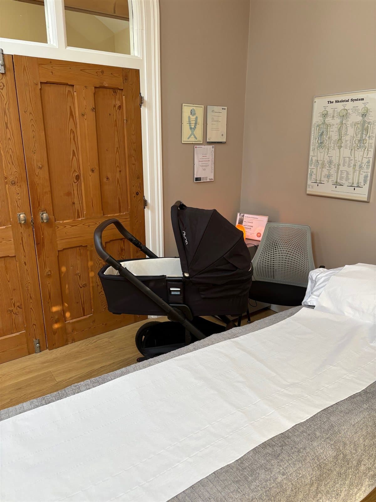 Calm treatment room with space for a baby's pram